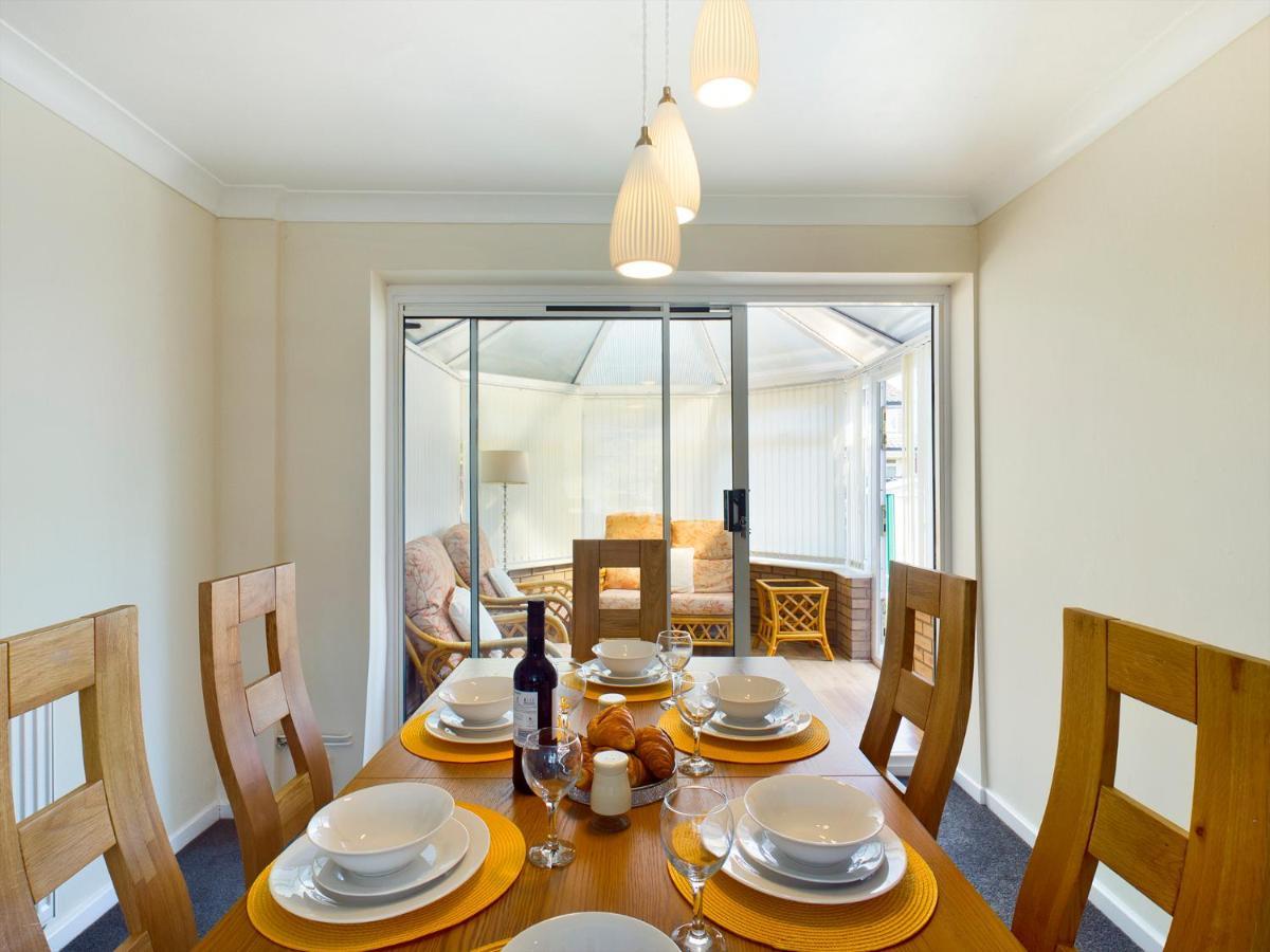 247 Serviced Accommodation In Telford- 3Br House Экстерьер фото